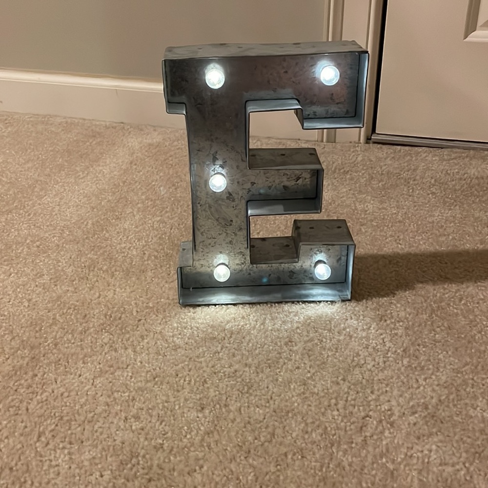 E light. - Picture 3 of 4